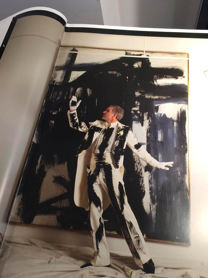 Russolo ripped to pieces<br>
Steve Martin photographed by Annie Leibovitz<br>
Taschen Books Shop, Amsterdam NL, 20 februari 2018 